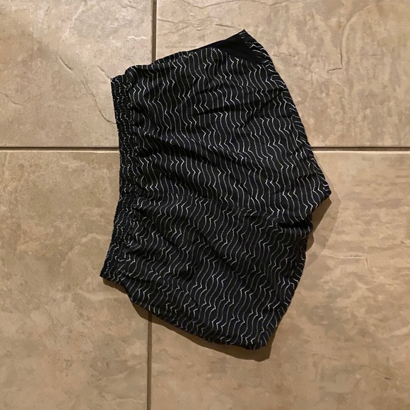 Women’s Nike Shorts - Picture 2 of 3